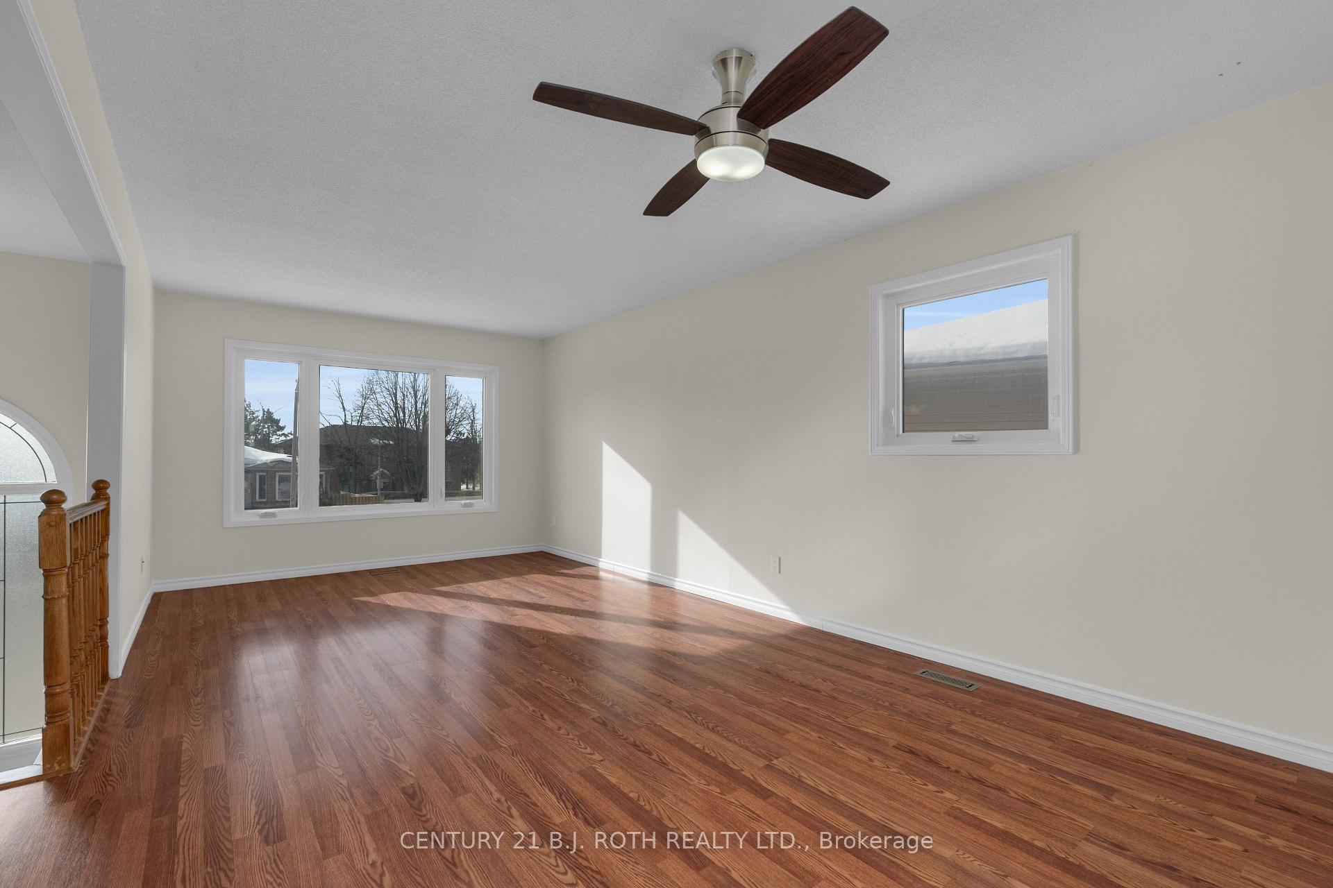 Photo 6 of 30 Engel Crescent, Barrie, Letitia Heights — HOMEH