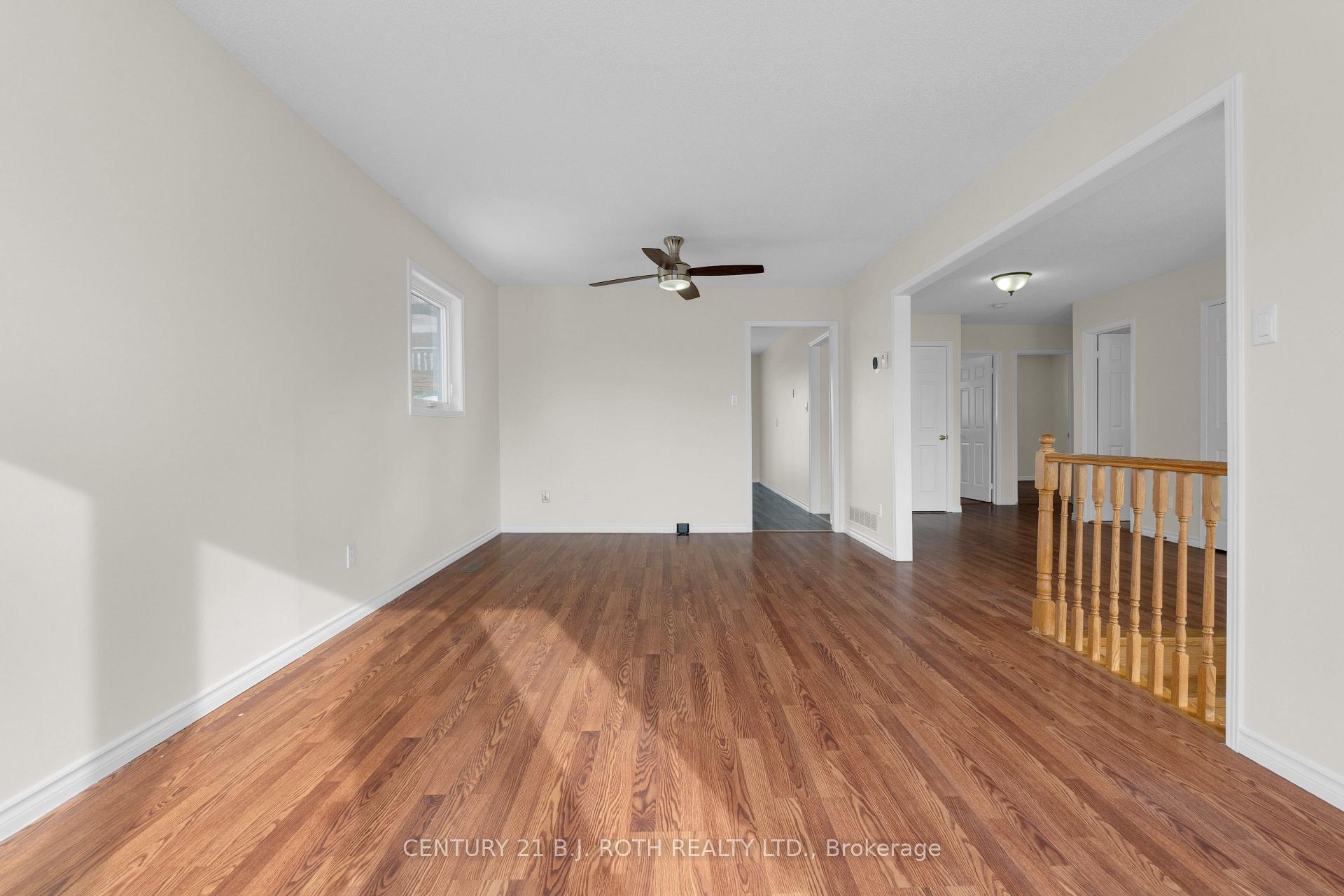 Photo 8 of 30 Engel Crescent, Barrie, Letitia Heights — HOMEH