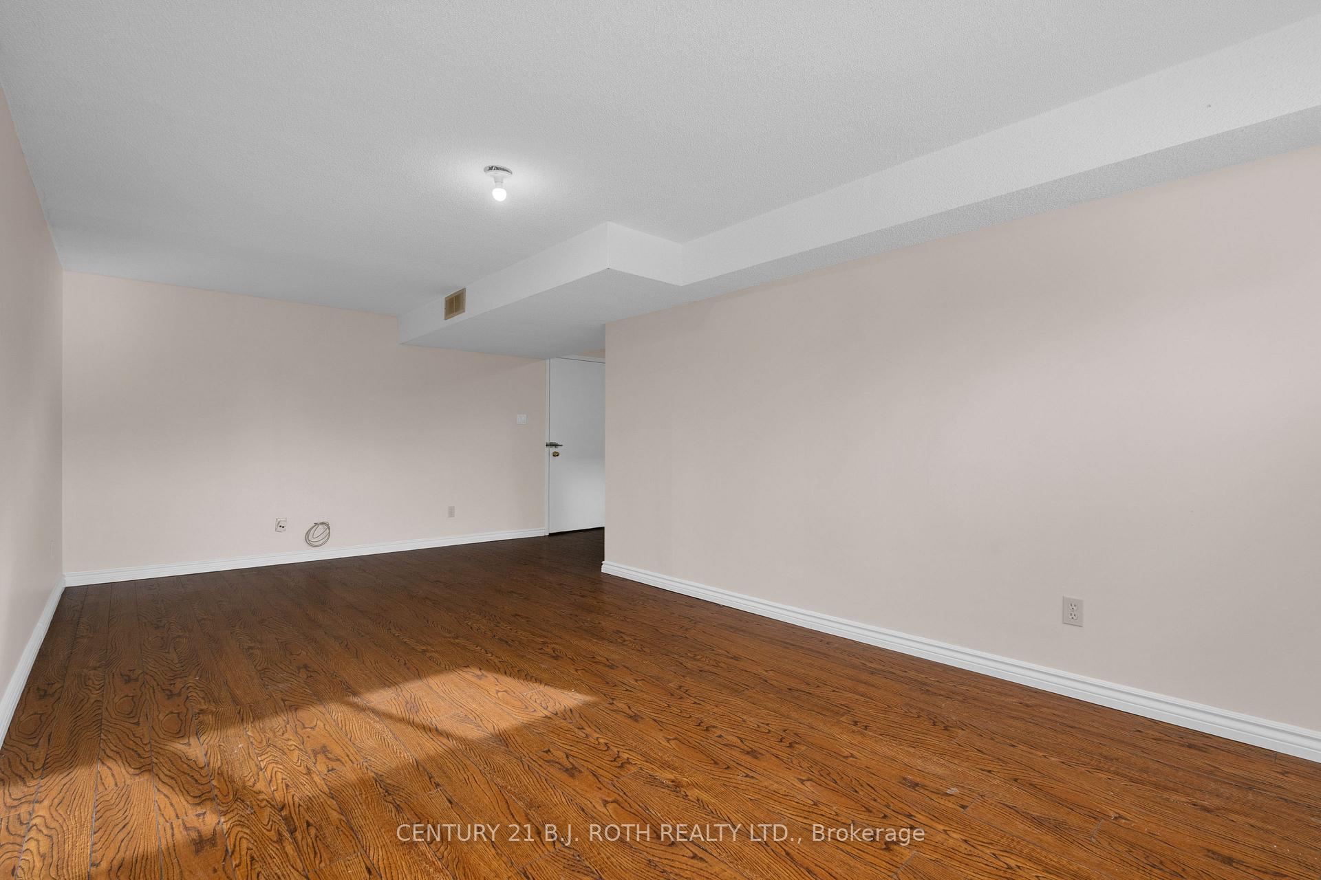 Photo 30 of 30 Engel Crescent, Barrie, Letitia Heights — HOMEH