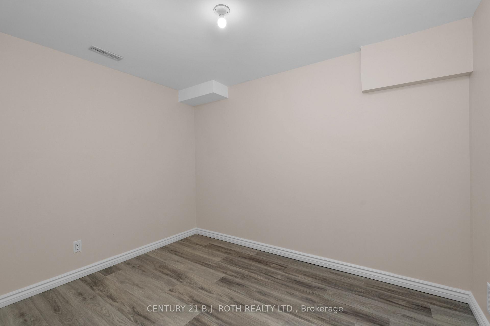 Photo 31 of 30 Engel Crescent, Barrie, Letitia Heights — HOMEH