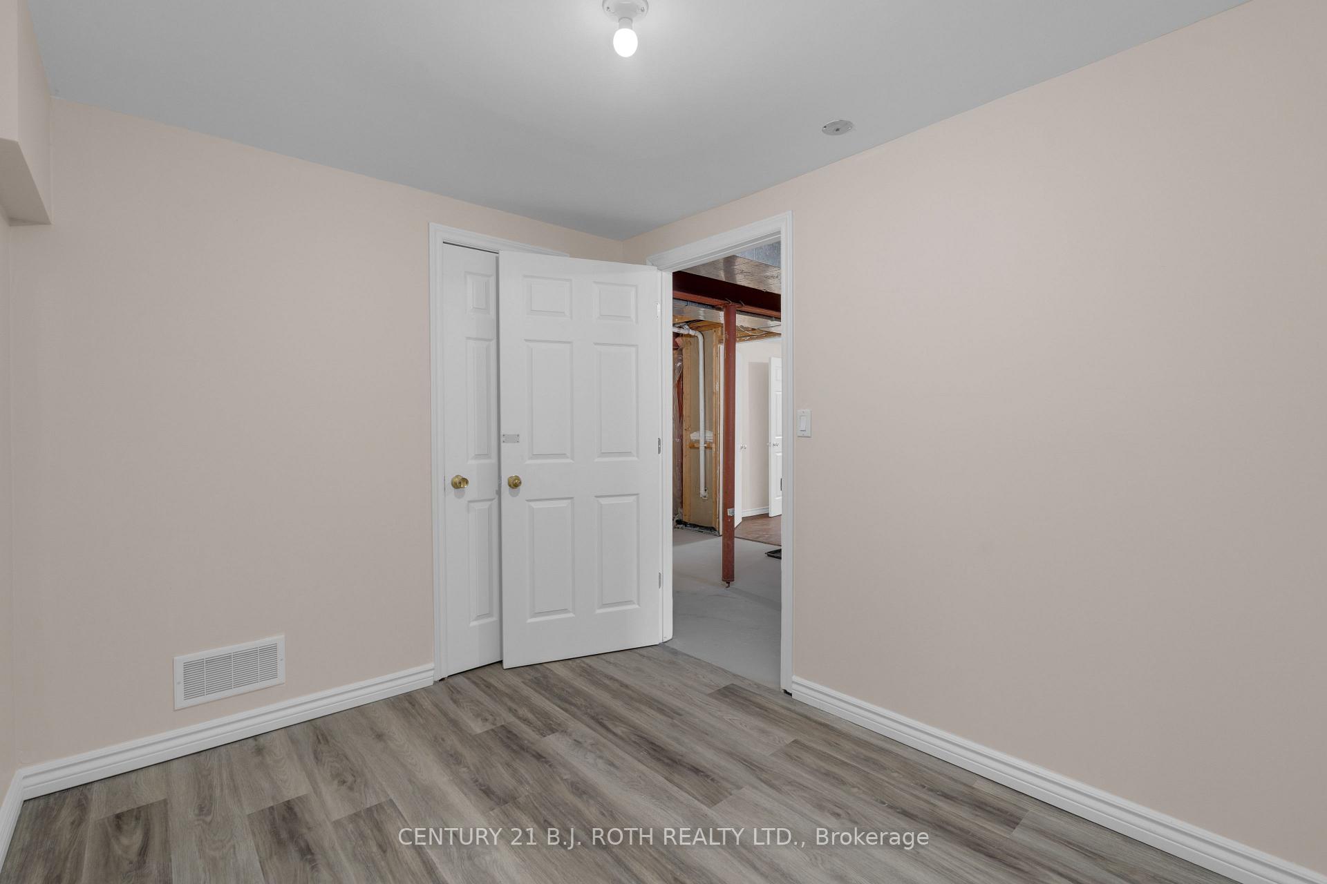 Photo 32 of 30 Engel Crescent, Barrie, Letitia Heights — HOMEH