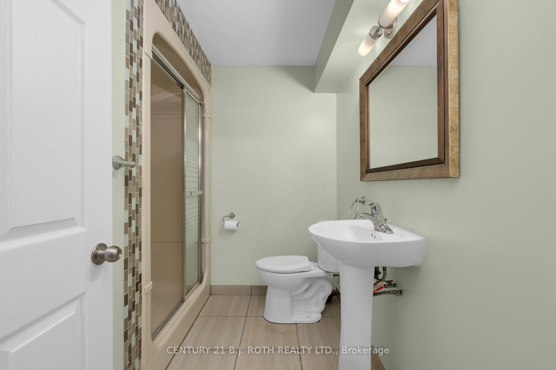 Photo 33 of 30 Engel Crescent, Barrie, Letitia Heights — HOMEH