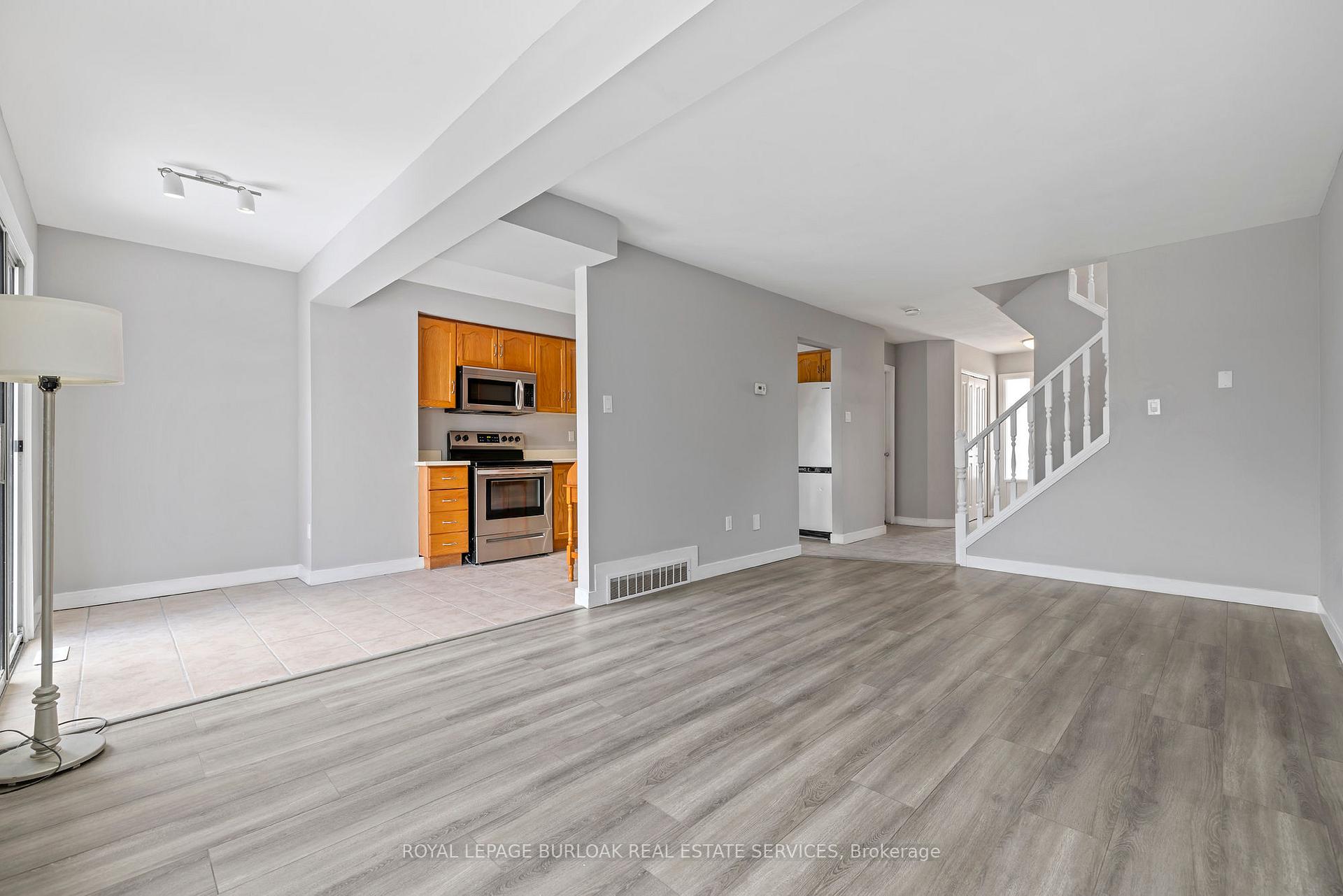 Photo 8 of 2483 Whittaker Drive, Burlington, Brant Hills — HOMEH