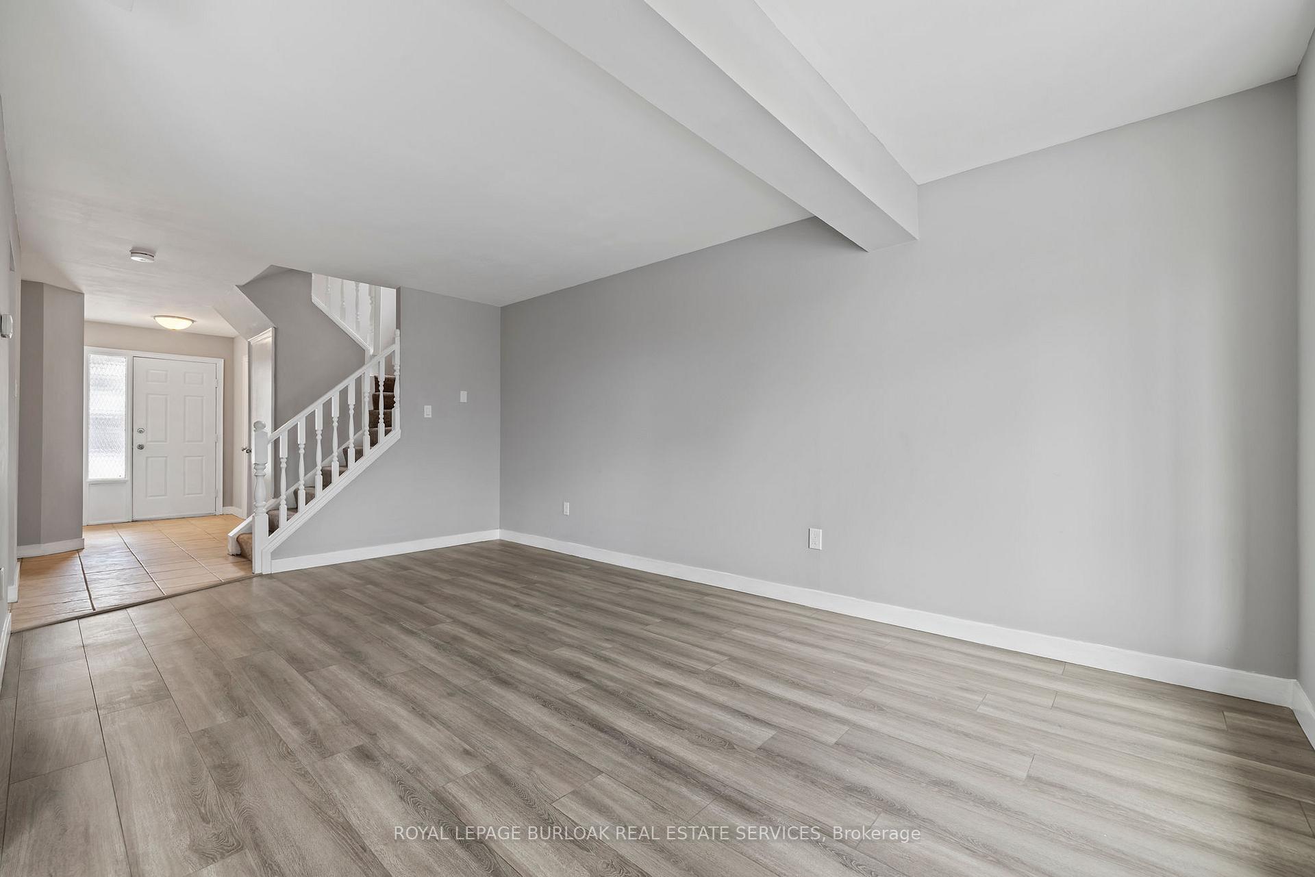 Photo 9 of 2483 Whittaker Drive, Burlington, Brant Hills — HOMEH