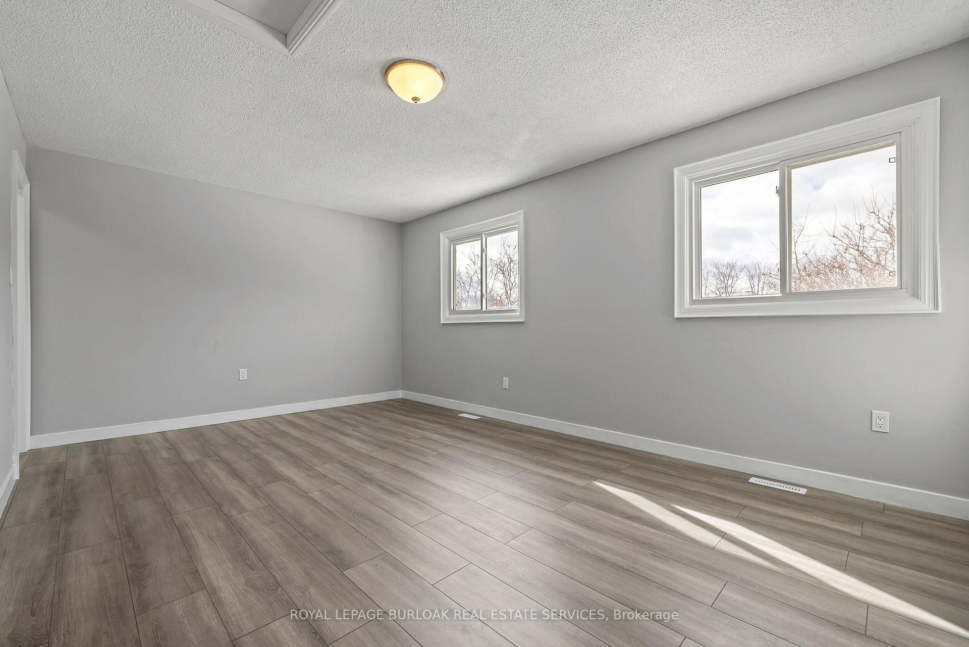 Photo 17 of 2483 Whittaker Drive, Burlington, Brant Hills — HOMEH