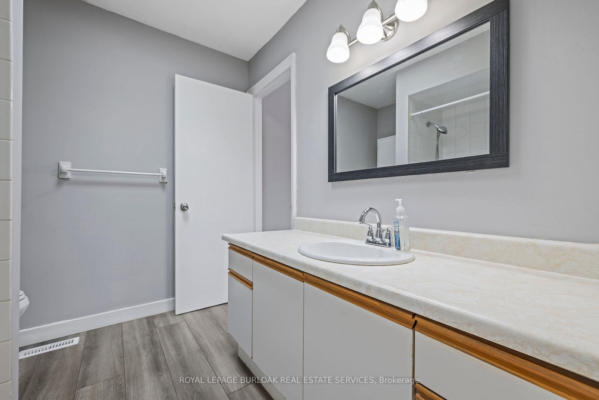Photo 21 of 2483 Whittaker Drive, Burlington, Brant Hills — HOMEH