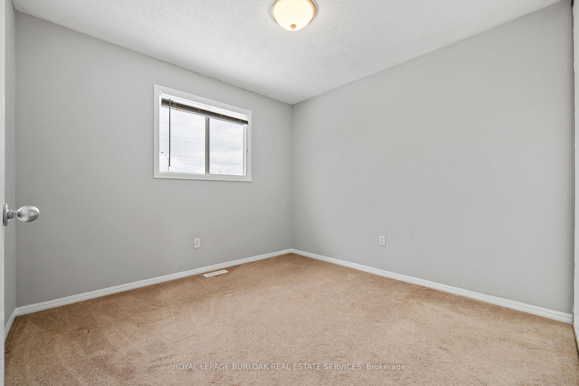 Photo 23 of 2483 Whittaker Drive, Burlington, Brant Hills — HOMEH