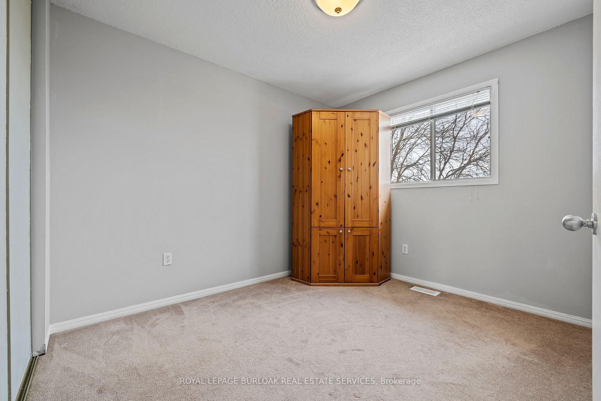 Photo 25 of 2483 Whittaker Drive, Burlington, Brant Hills — HOMEH