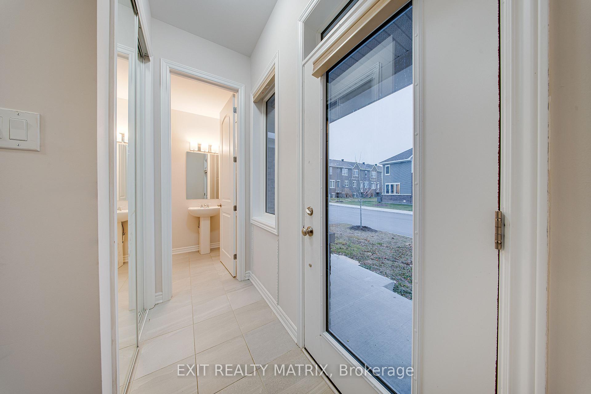Photo 4 of 647 Chillerton Drive, Ottawa, Barrhaven - Half Moon Bay — HOMEH