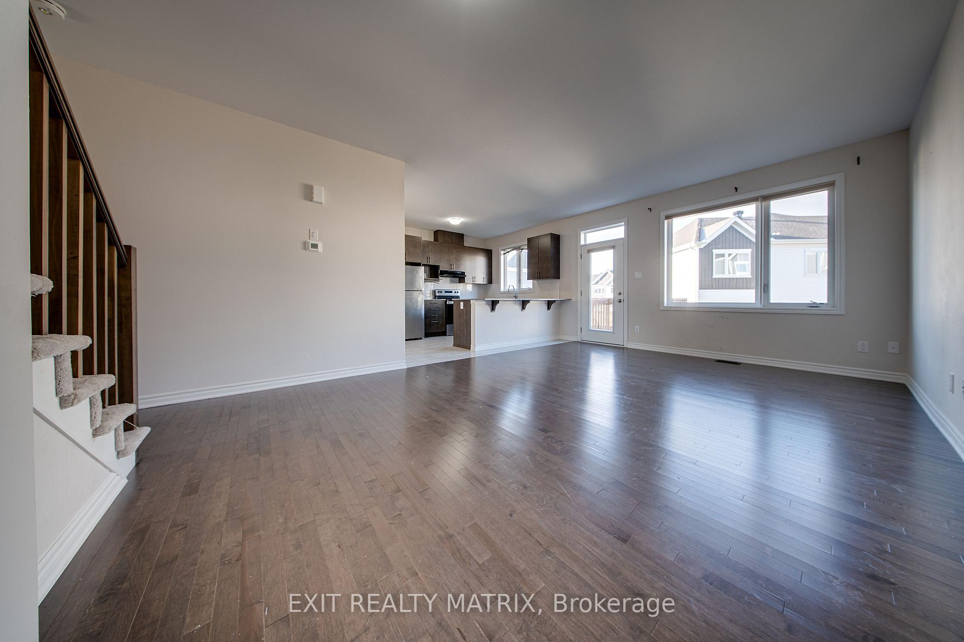 Photo 11 of 647 Chillerton Drive, Ottawa, Barrhaven - Half Moon Bay — HOMEH