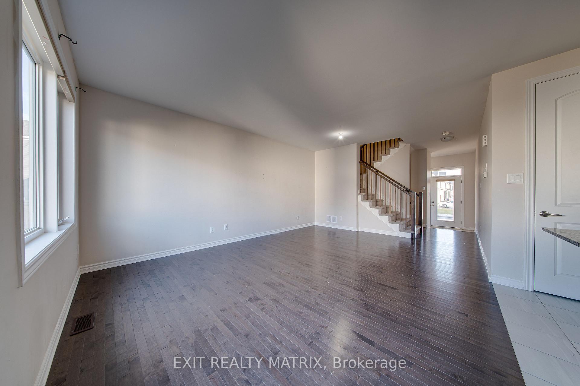 Photo 12 of 647 Chillerton Drive, Ottawa, Barrhaven - Half Moon Bay — HOMEH