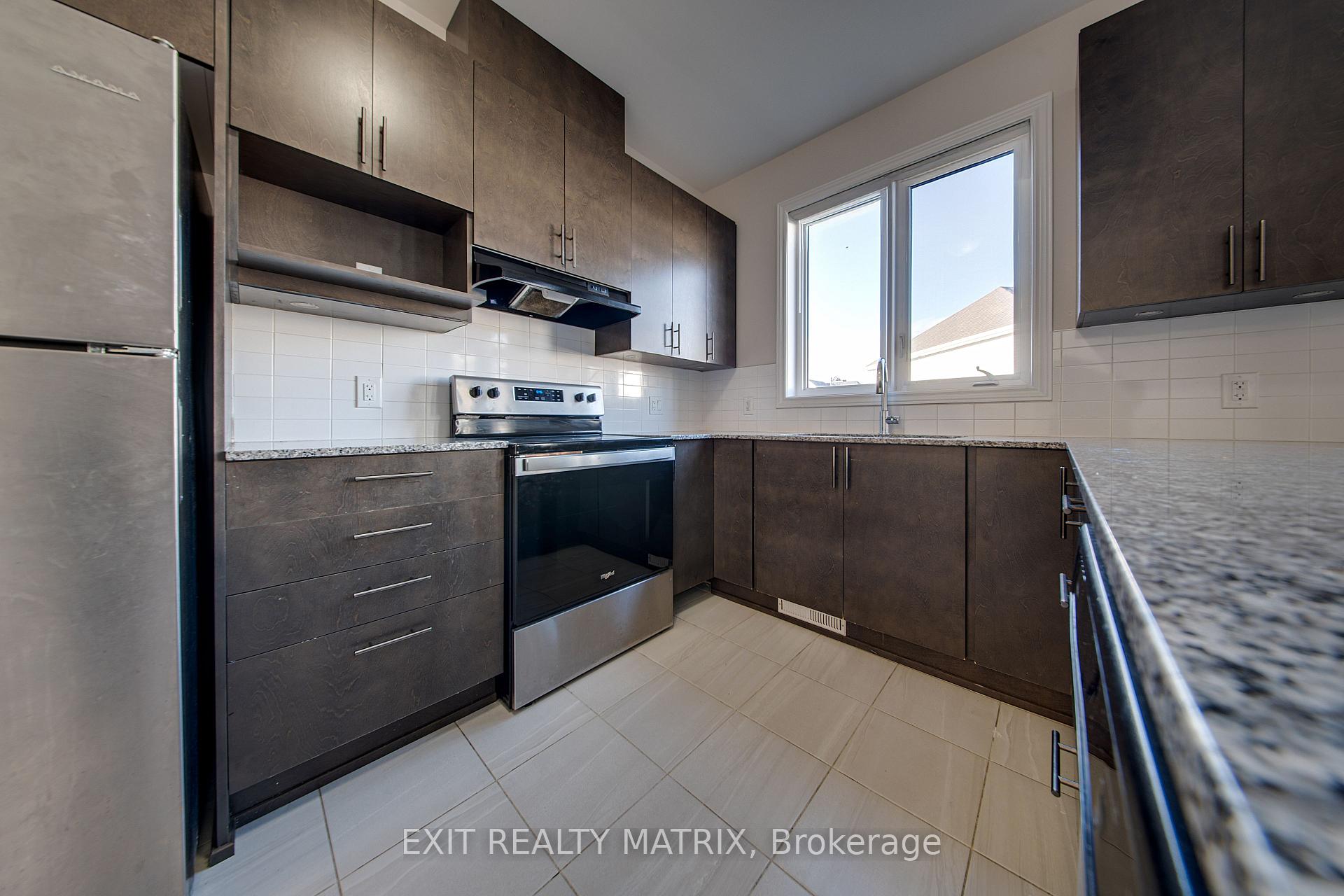 Photo 13 of 647 Chillerton Drive, Ottawa, Barrhaven - Half Moon Bay — HOMEH