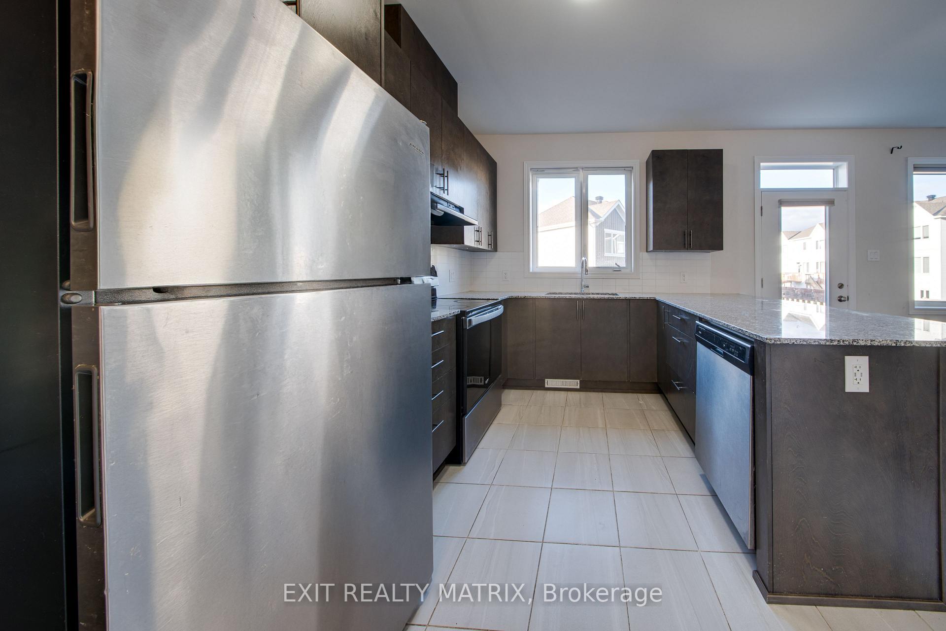 Photo 14 of 647 Chillerton Drive, Ottawa, Barrhaven - Half Moon Bay — HOMEH