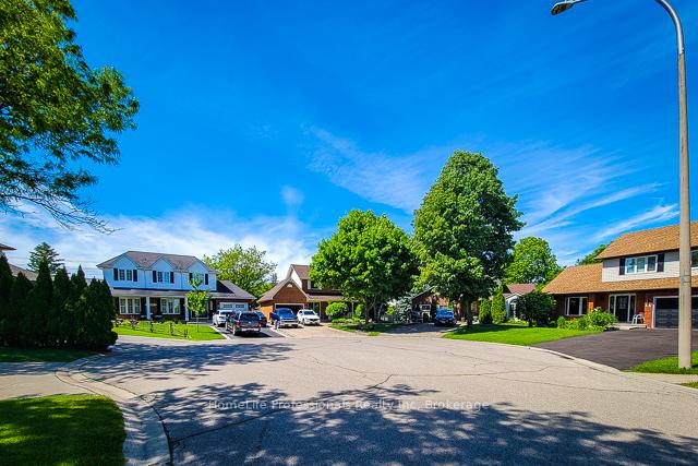 Photo 4 of 251 Alderlea Avenue, Hamilton, Rural Glanbrook — HOMEH
