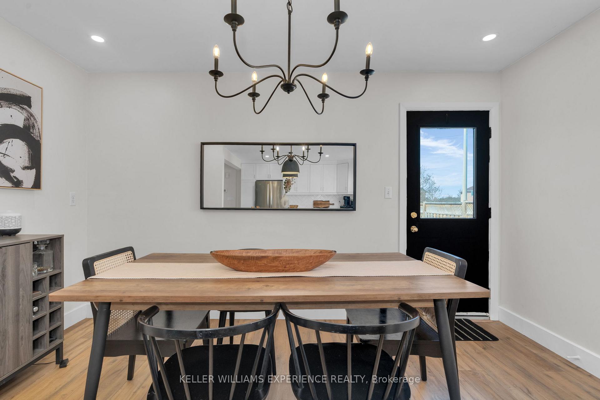 Photo 6 of 34 Assiniboine Drive, Barrie, Holly — HOMEH