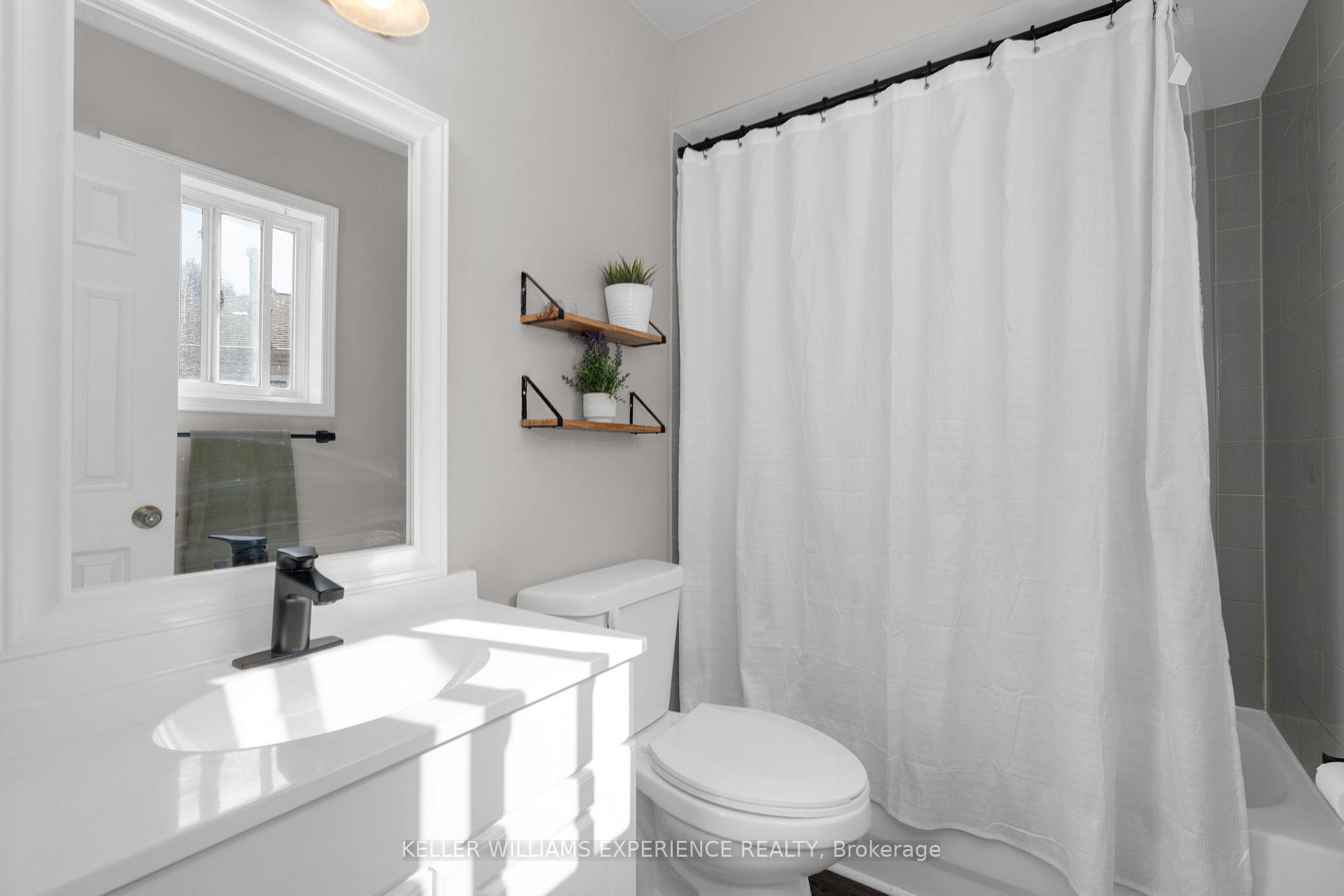 Photo 9 of 34 Assiniboine Drive, Barrie, Holly — HOMEH