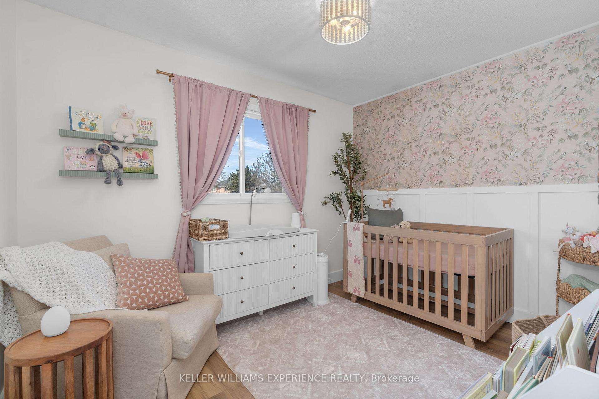 Photo 17 of 34 Assiniboine Drive, Barrie, Holly — HOMEH