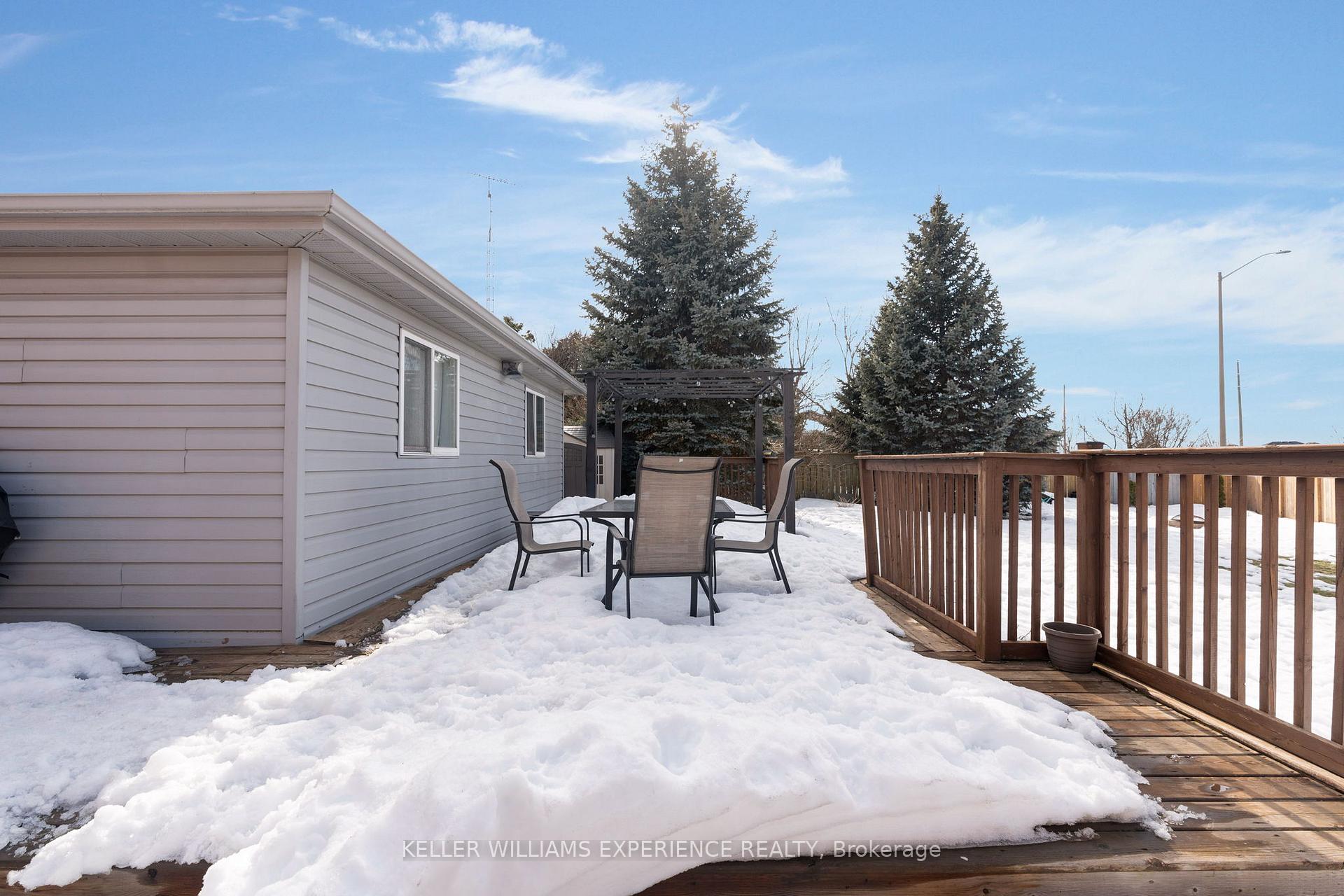 Photo 18 of 34 Assiniboine Drive, Barrie, Holly — HOMEH