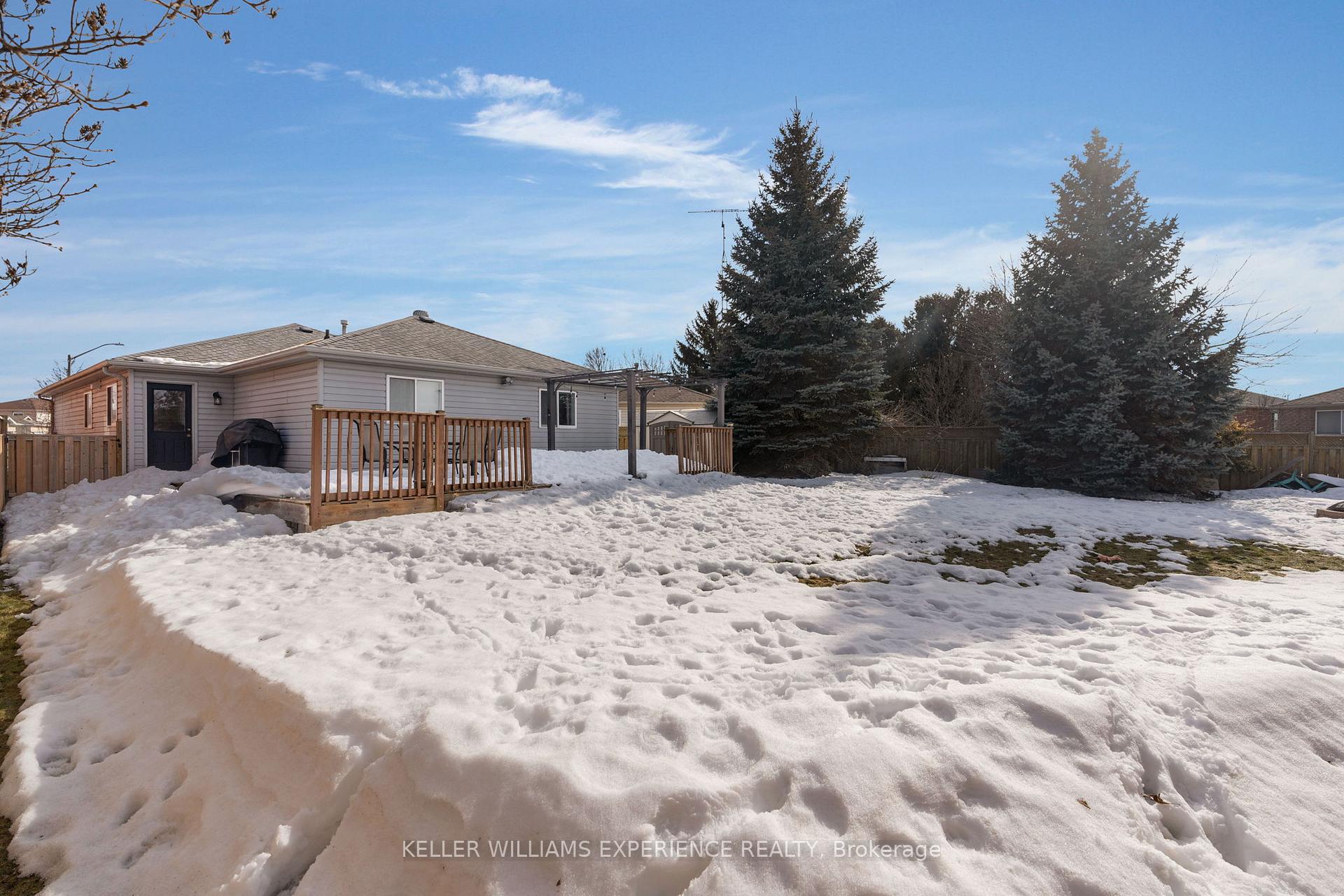 Photo 22 of 34 Assiniboine Drive, Barrie, Holly — HOMEH