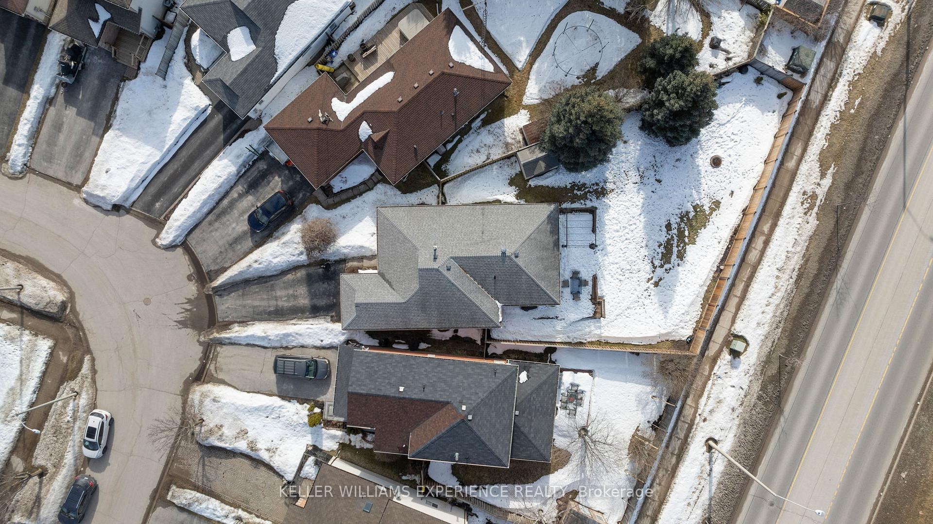 Photo 23 of 34 Assiniboine Drive, Barrie, Holly — HOMEH