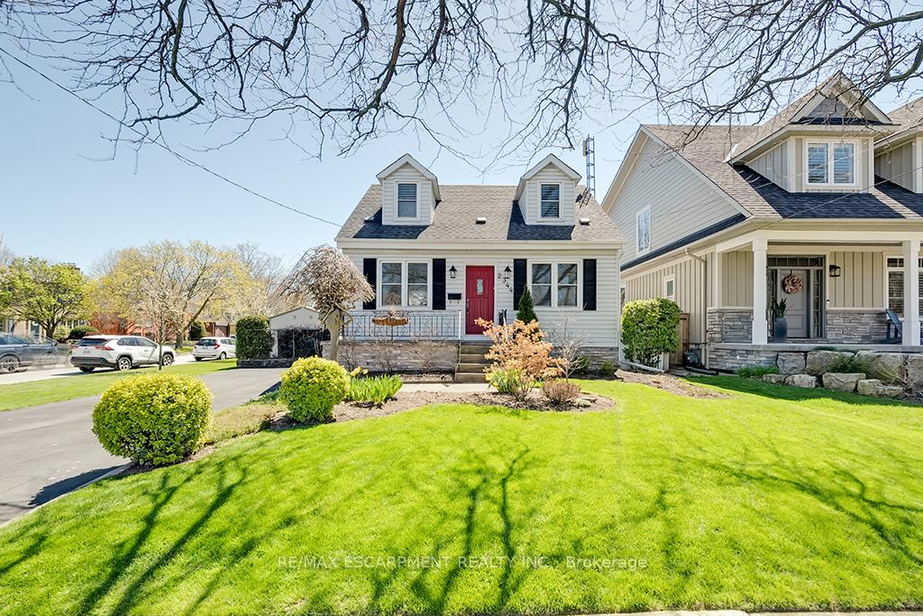 Front of 2344 Woodward Avenue