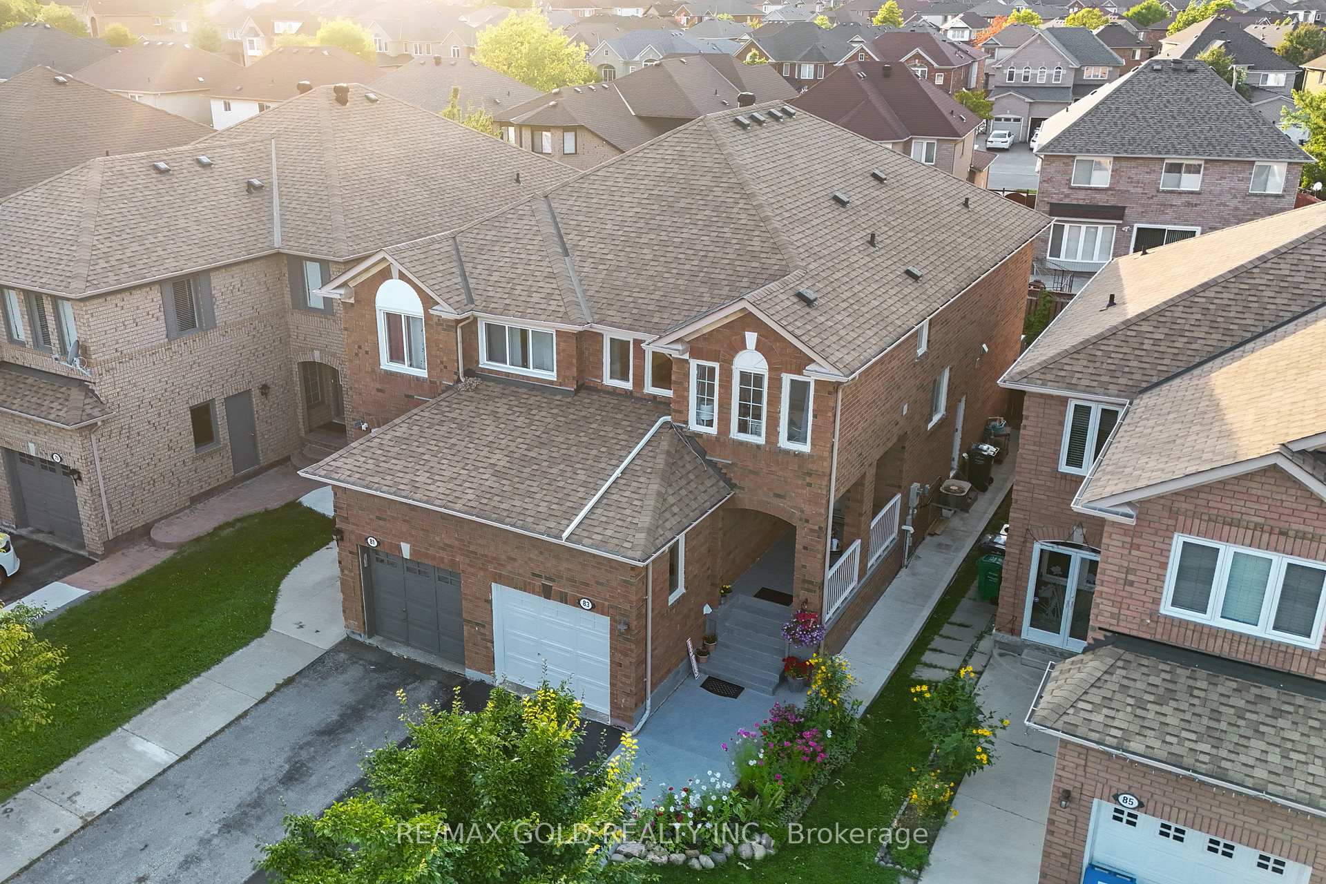 Photo 4 of 83 Mount Ranier Crescent, Brampton, Sandringham-Wellington — HOMEH