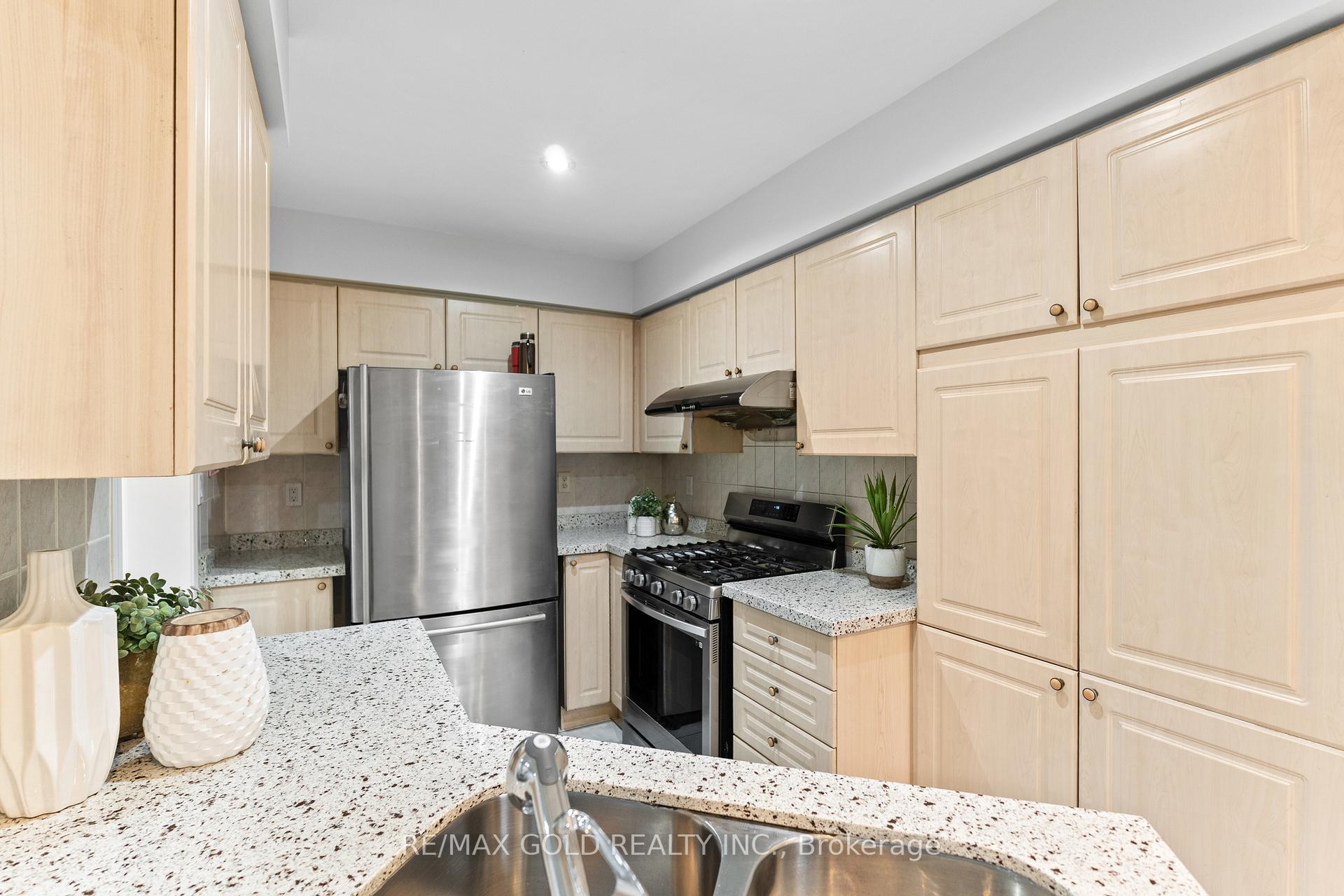 Photo 18 of 83 Mount Ranier Crescent, Brampton, Sandringham-Wellington — HOMEH