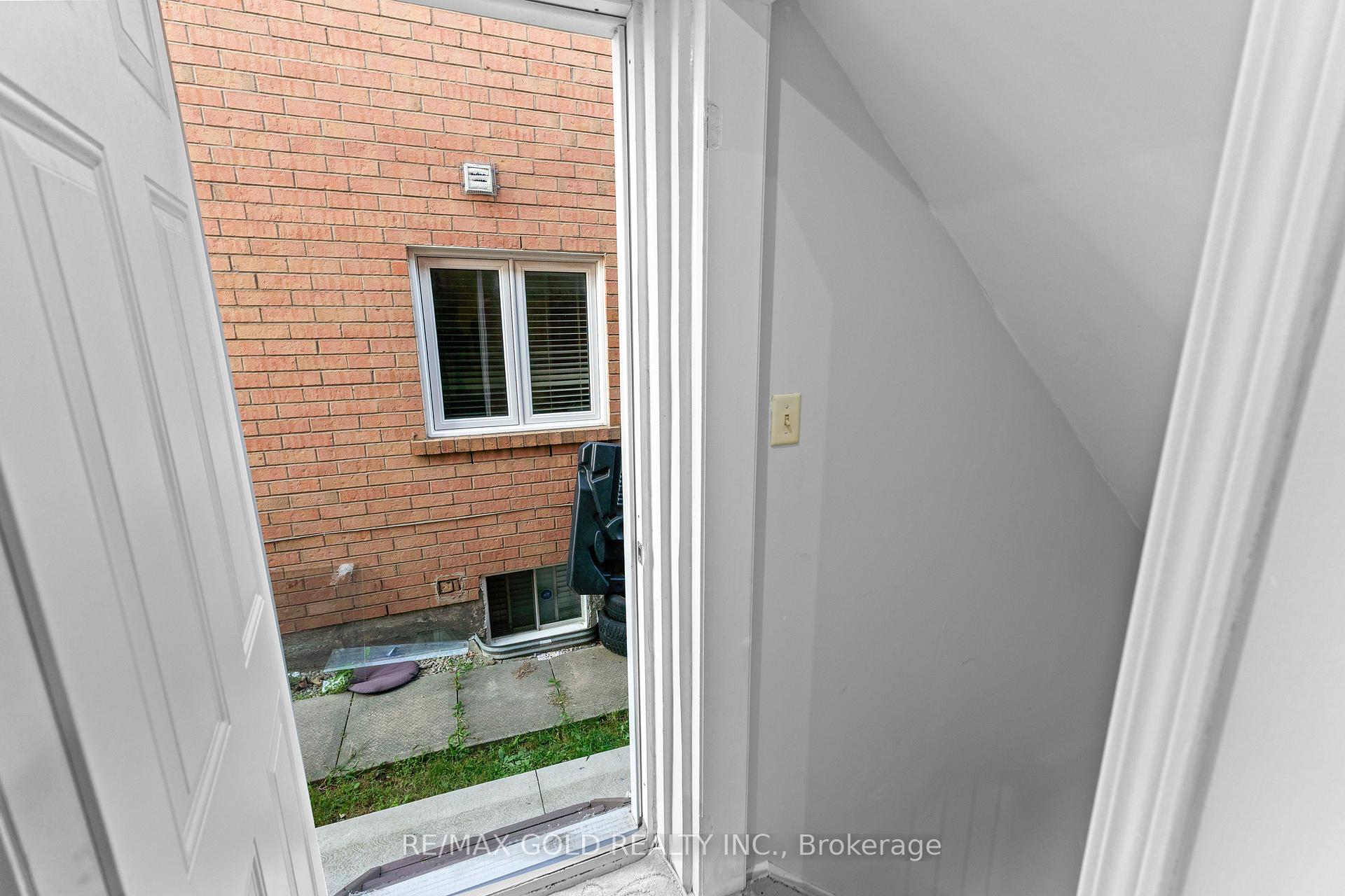 Photo 34 of 83 Mount Ranier Crescent, Brampton, Sandringham-Wellington — HOMEH