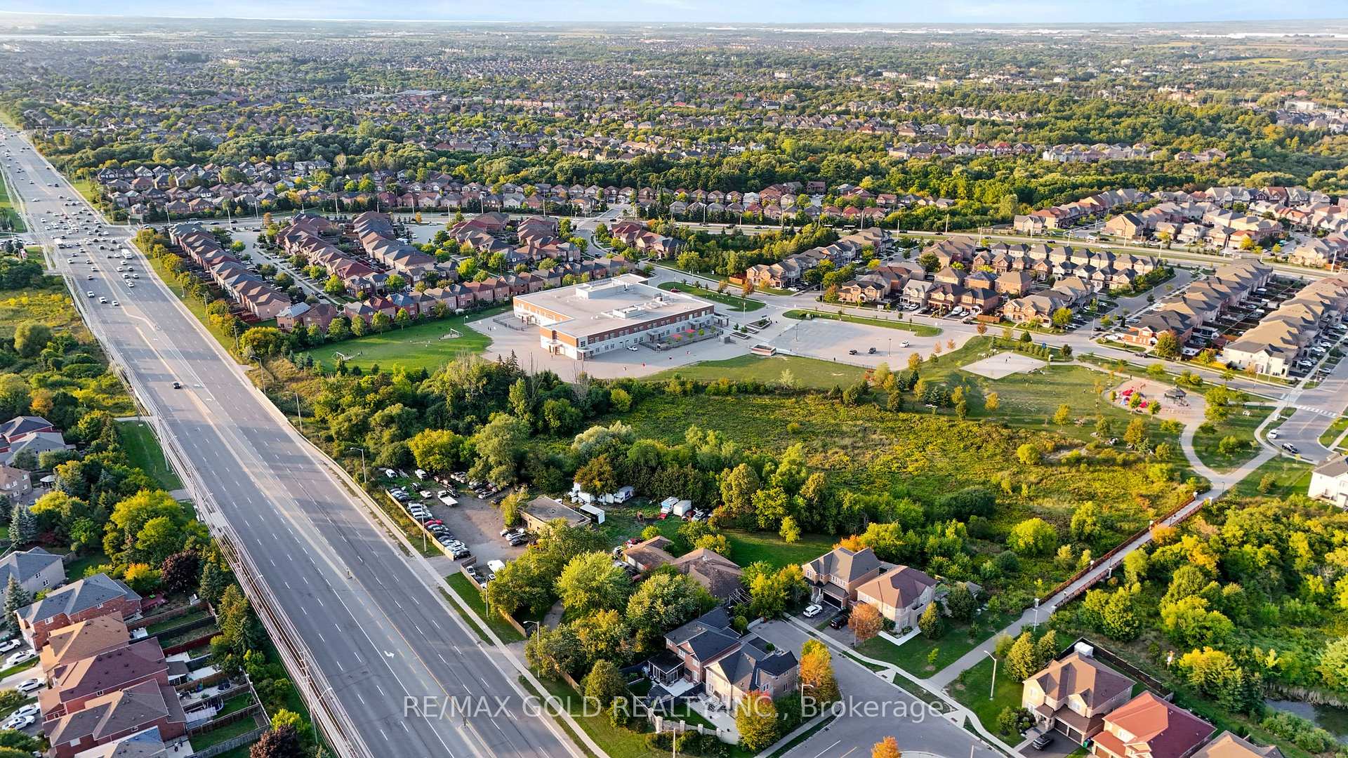 Photo 48 of 83 Mount Ranier Crescent, Brampton, Sandringham-Wellington — HOMEH