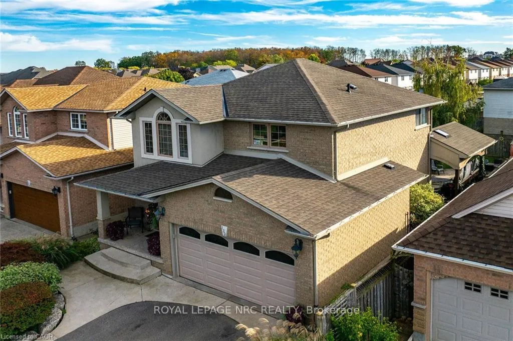 Photo 2 of 133 Eringate Drive, Hamilton, Stoney Creek — HOMEH