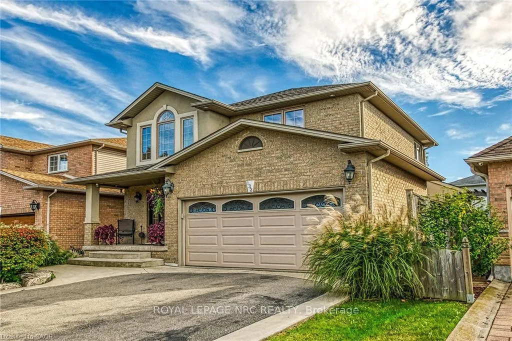 Photo 4 of 133 Eringate Drive, Hamilton, Stoney Creek — HOMEH