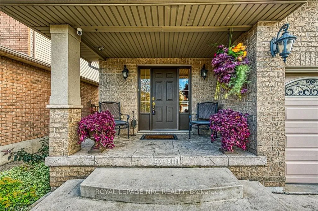 Photo 5 of 133 Eringate Drive, Hamilton, Stoney Creek — HOMEH