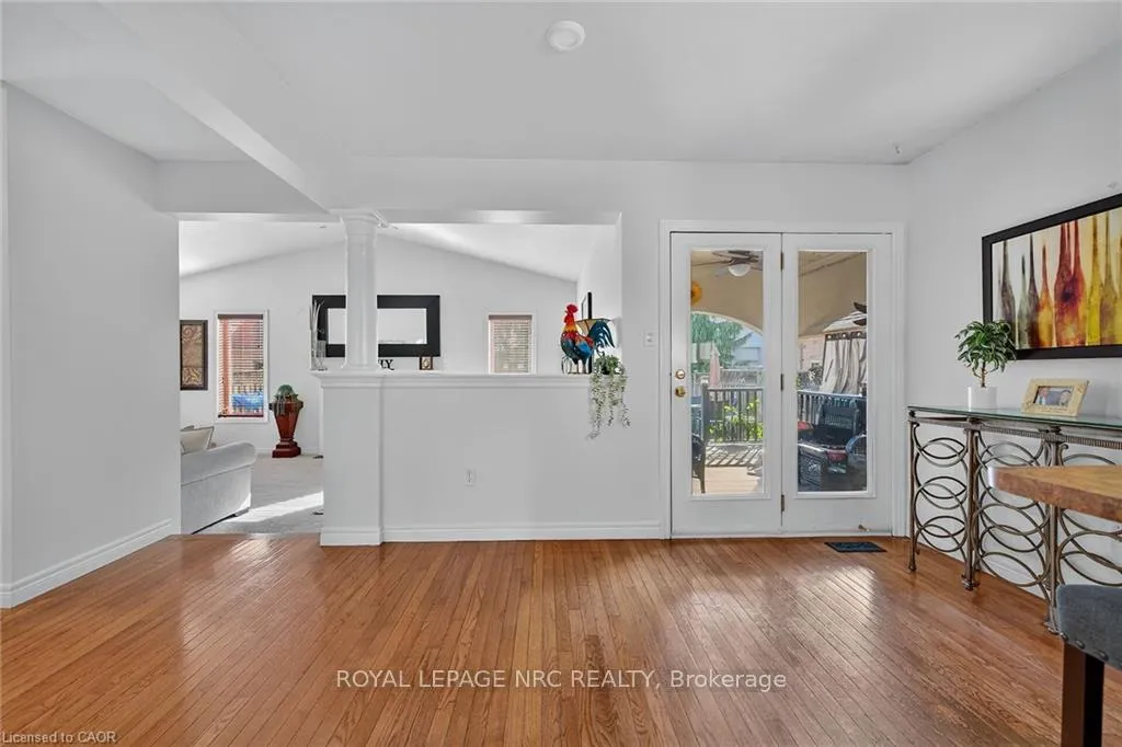 Photo 15 of 133 Eringate Drive, Hamilton, Stoney Creek — HOMEH