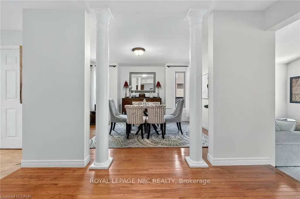 Photo 16 of 133 Eringate Drive, Hamilton, Stoney Creek — HOMEH
