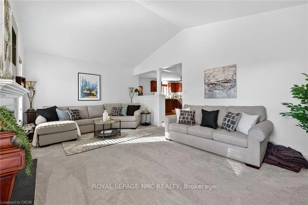 Photo 20 of 133 Eringate Drive, Hamilton, Stoney Creek — HOMEH