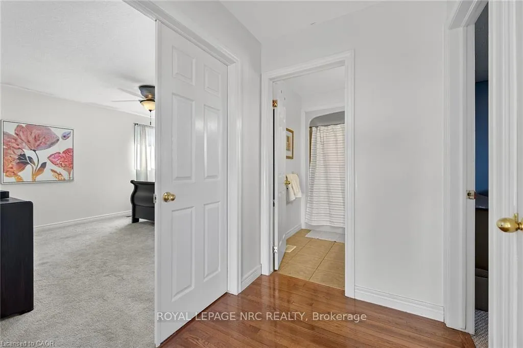 Photo 21 of 133 Eringate Drive, Hamilton, Stoney Creek — HOMEH