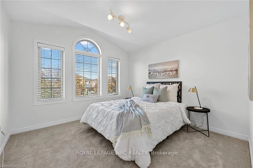 Photo 27 of 133 Eringate Drive, Hamilton, Stoney Creek — HOMEH