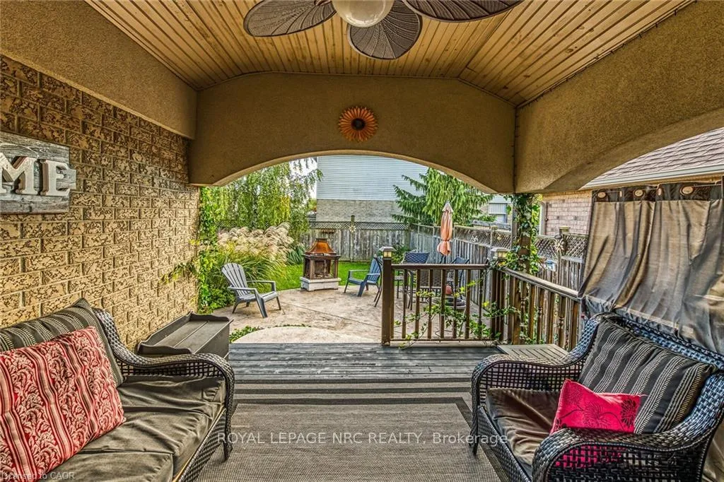 Photo 28 of 133 Eringate Drive, Hamilton, Stoney Creek — HOMEH