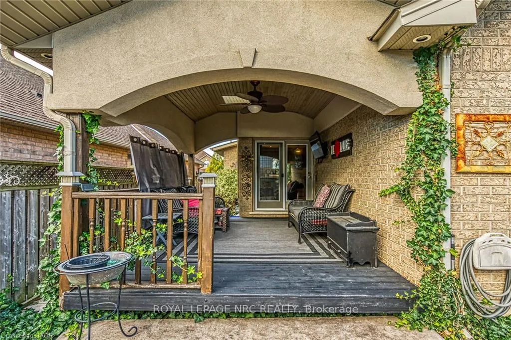 Photo 29 of 133 Eringate Drive, Hamilton, Stoney Creek — HOMEH