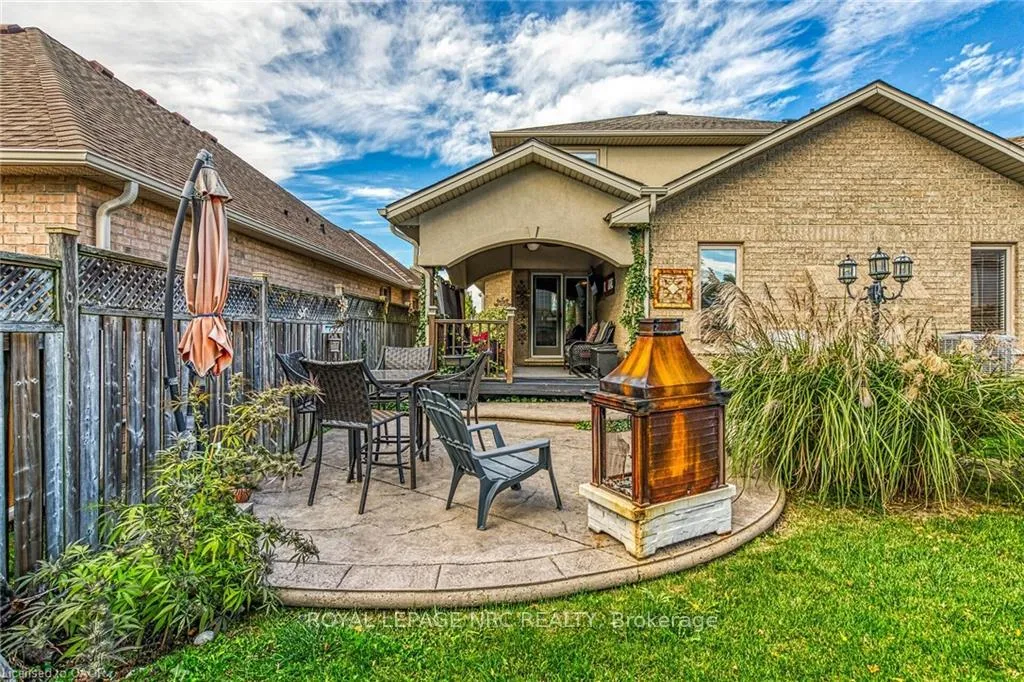 Photo 31 of 133 Eringate Drive, Hamilton, Stoney Creek — HOMEH