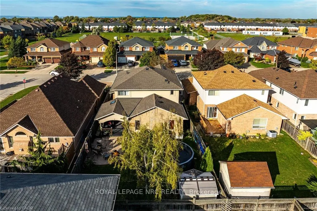 Photo 35 of 133 Eringate Drive, Hamilton, Stoney Creek — HOMEH