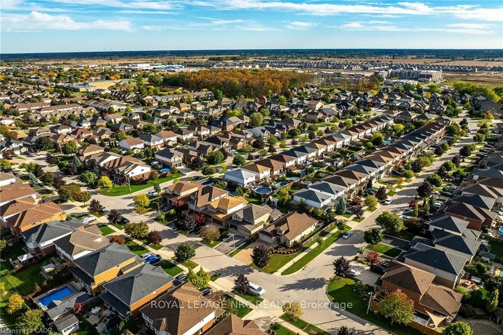 Photo 36 of 133 Eringate Drive, Hamilton, Stoney Creek — HOMEH