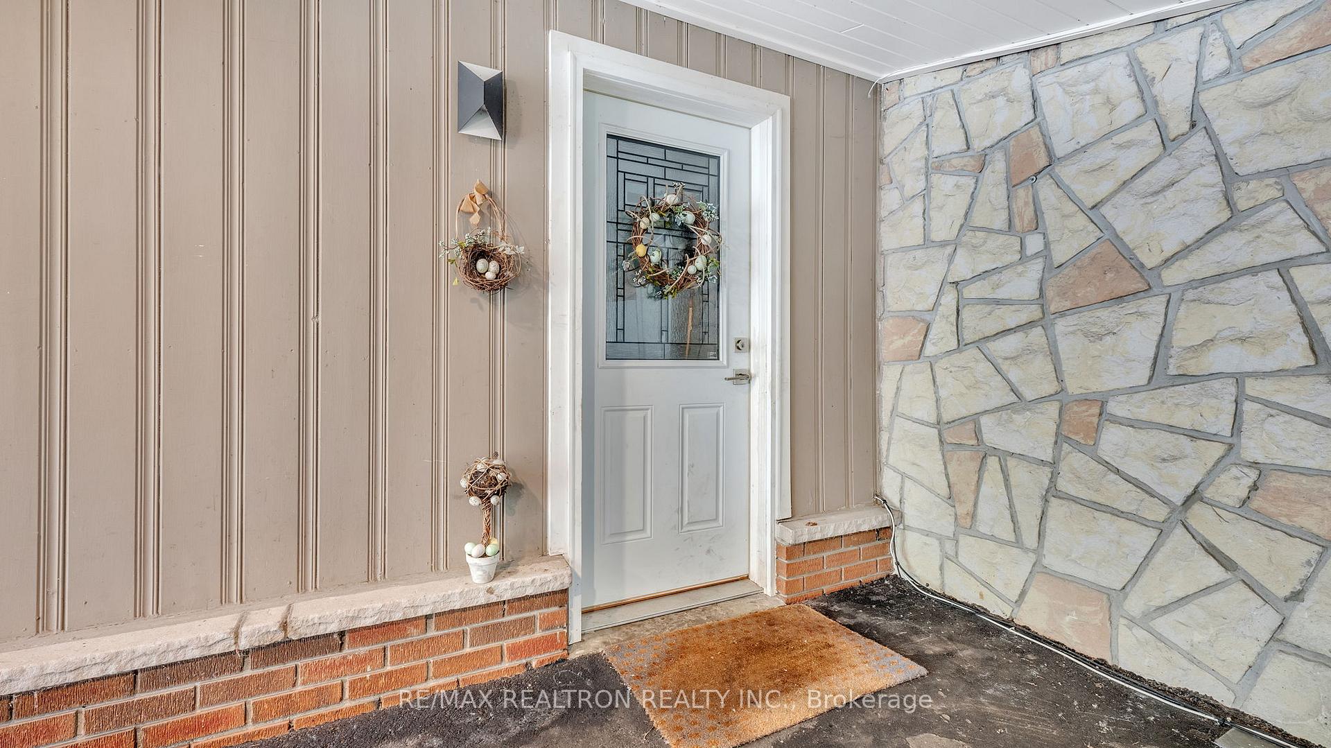 Photo 5 of 63 Dreyer Drive E, Ajax, South East — HOMEH