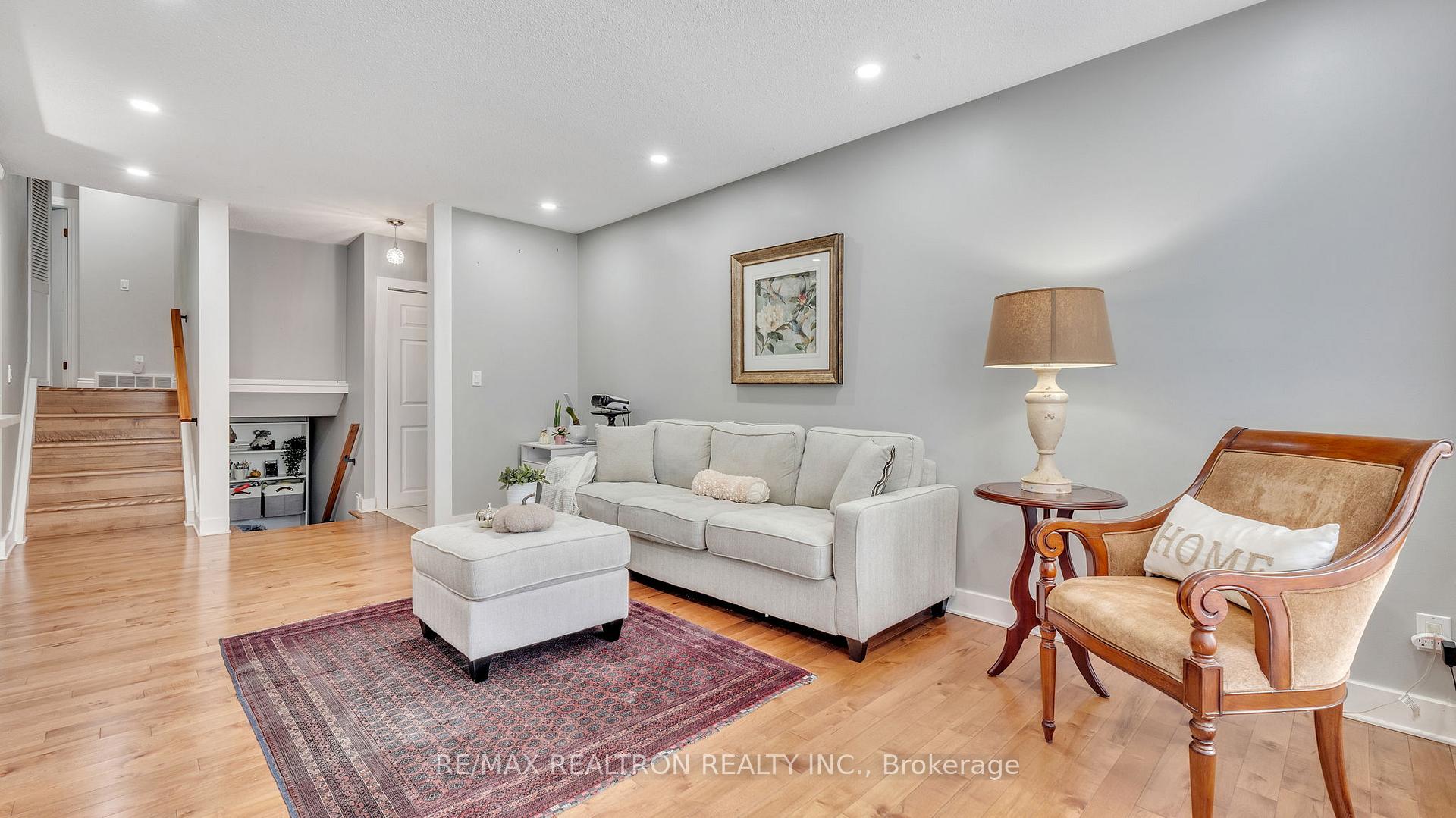 Photo 9 of 63 Dreyer Drive E, Ajax, South East — HOMEH