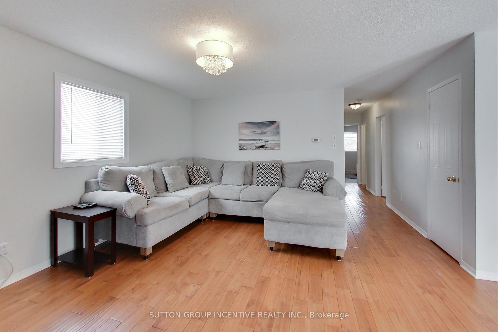 Photo 5 of 32 Gore Drive, Barrie, Ardagh — HOMEH