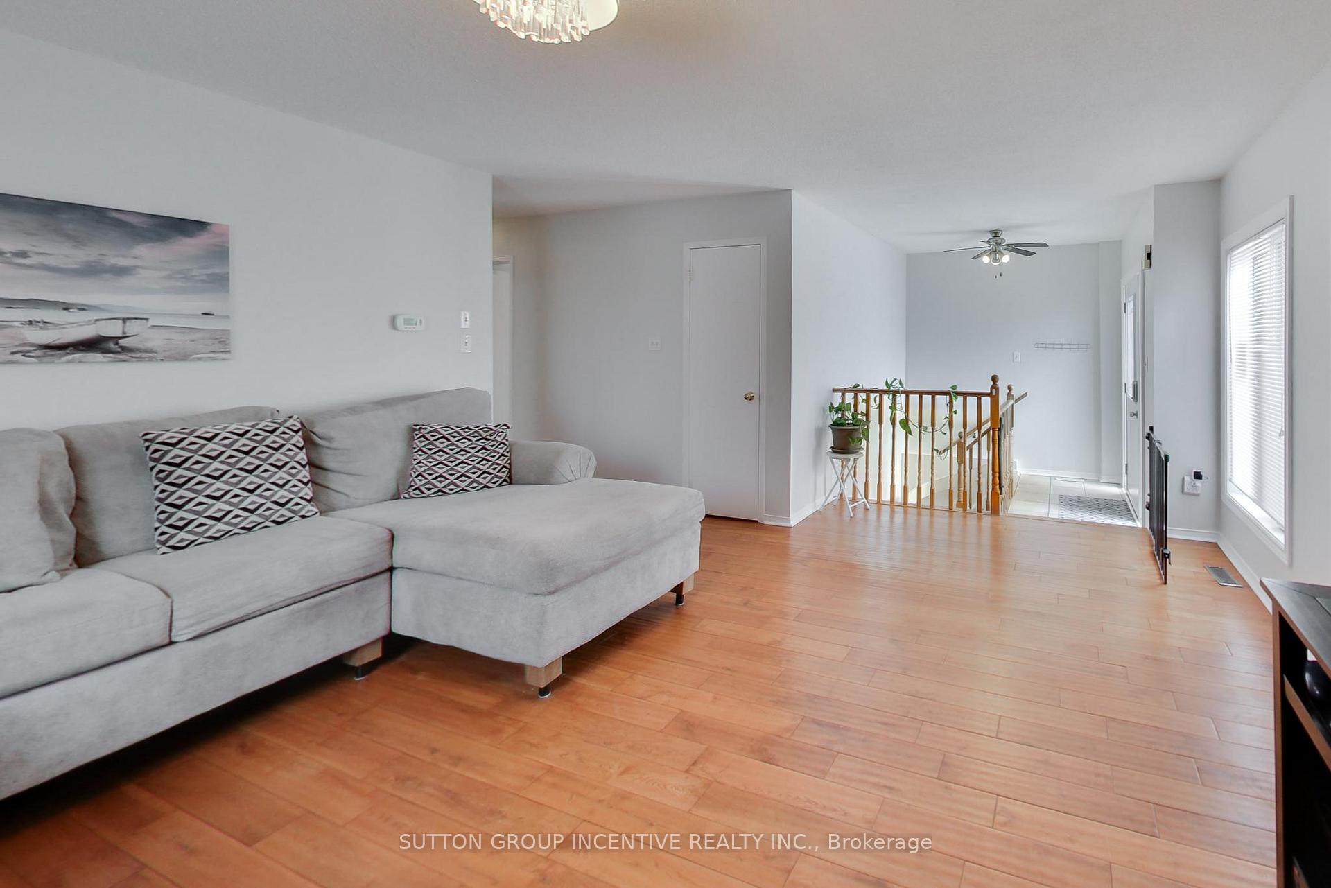 Photo 6 of 32 Gore Drive, Barrie, Ardagh — HOMEH