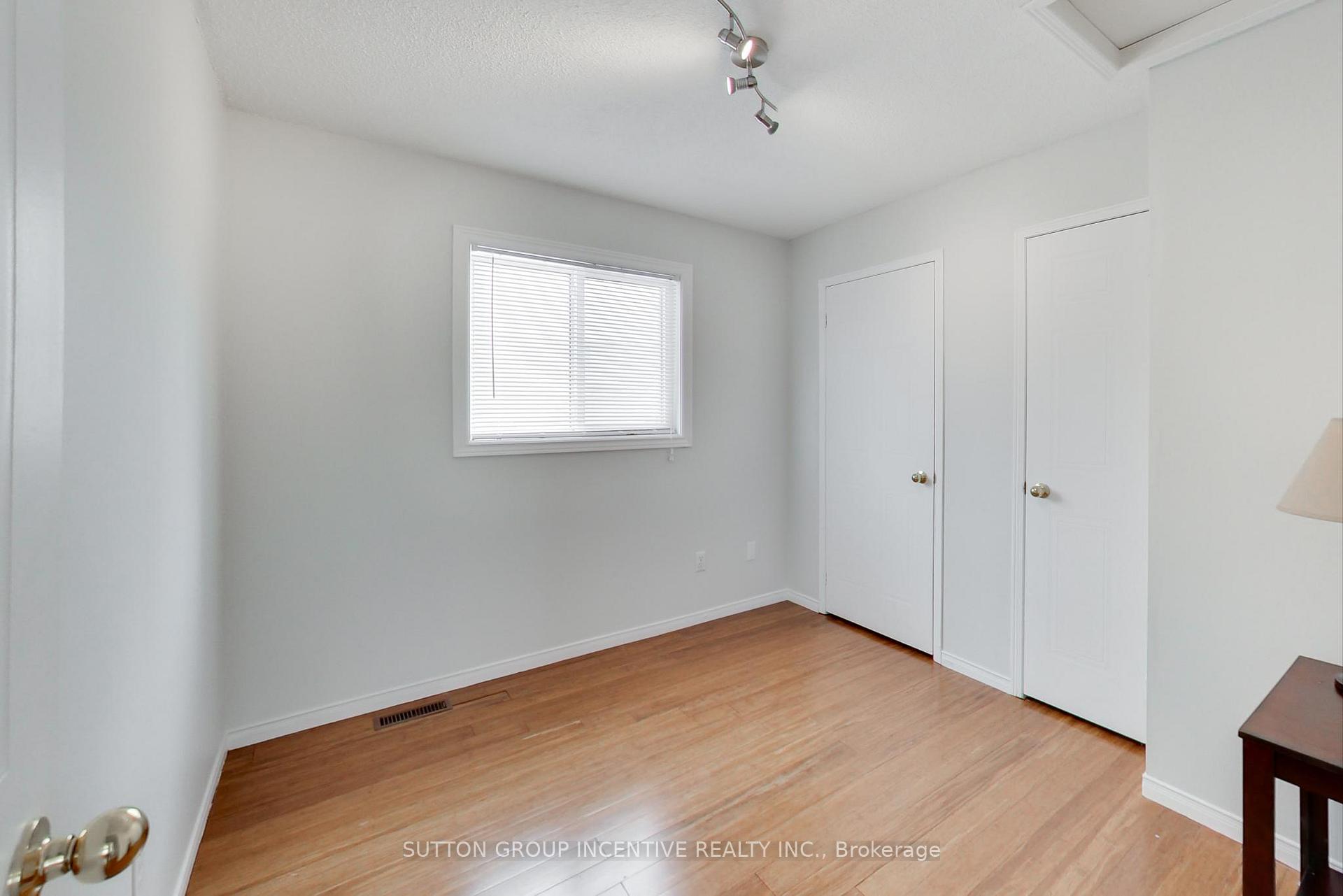 Photo 14 of 32 Gore Drive, Barrie, Ardagh — HOMEH