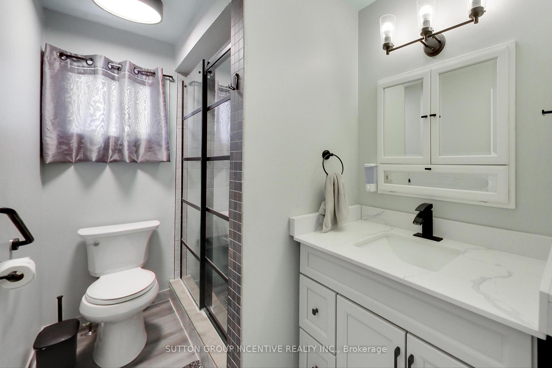 Photo 15 of 32 Gore Drive, Barrie, Ardagh — HOMEH