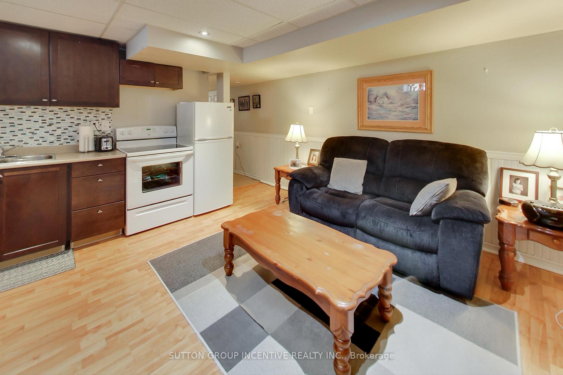 Photo 17 of 32 Gore Drive, Barrie, Ardagh — HOMEH