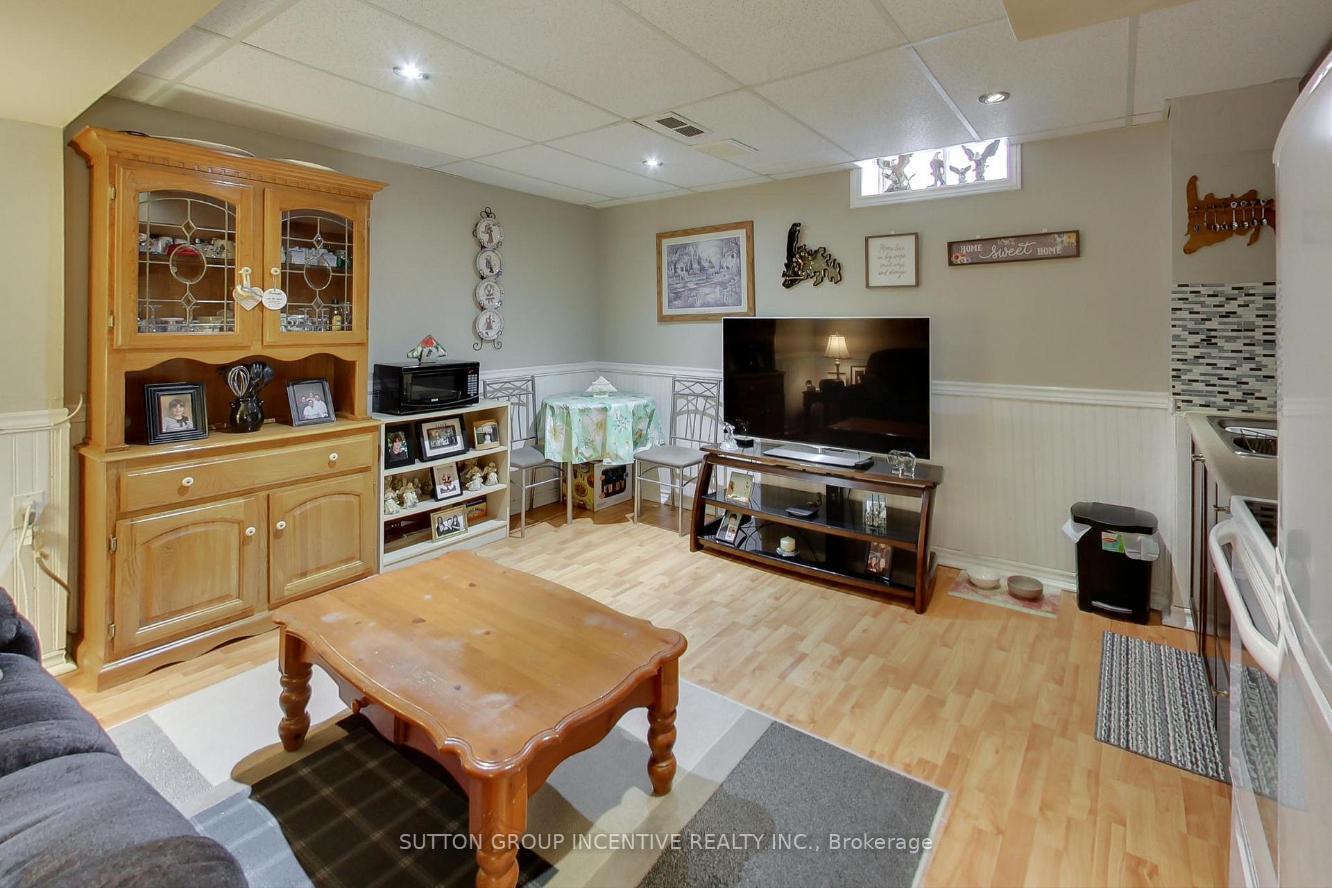 Photo 18 of 32 Gore Drive, Barrie, Ardagh — HOMEH